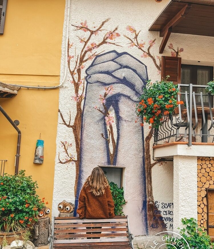 Murale dipinto sulle case di Braccano di Matelica 6